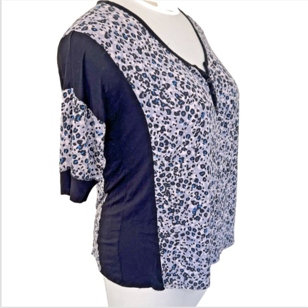 DKNY | Black Grey Blue Cheetah Side Panel Henley - Picture 3 of 8